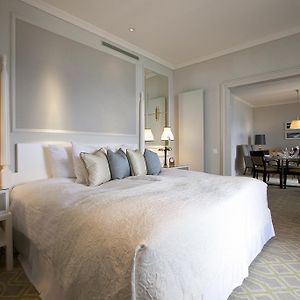 Signature King Suite
